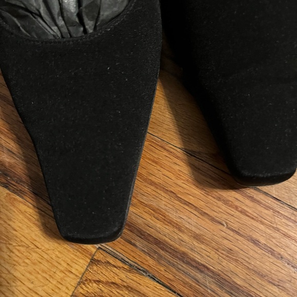 Stuart weitzman classy woman whose like new with box size 7/5 - Picture 5 of 9